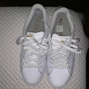 White puma shoes